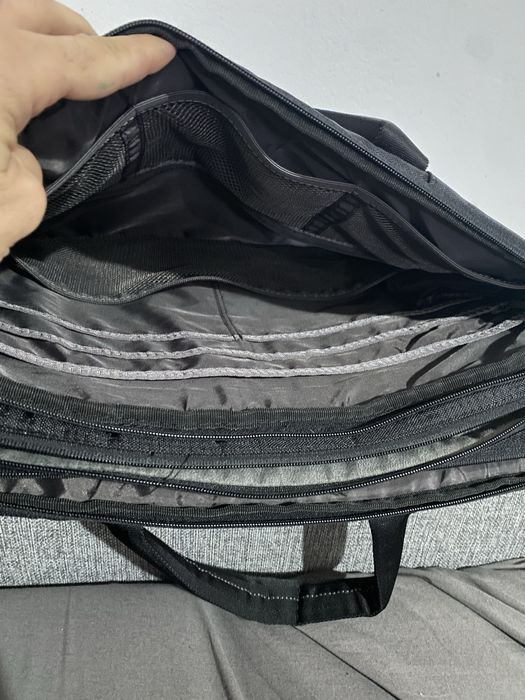 Geanta laptop Dell 17 inch (17” inci) in stare impecabila ca noua