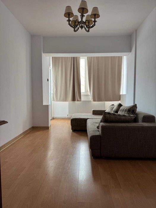 Apartament de inchiriat 3 camere -550 euro/luna