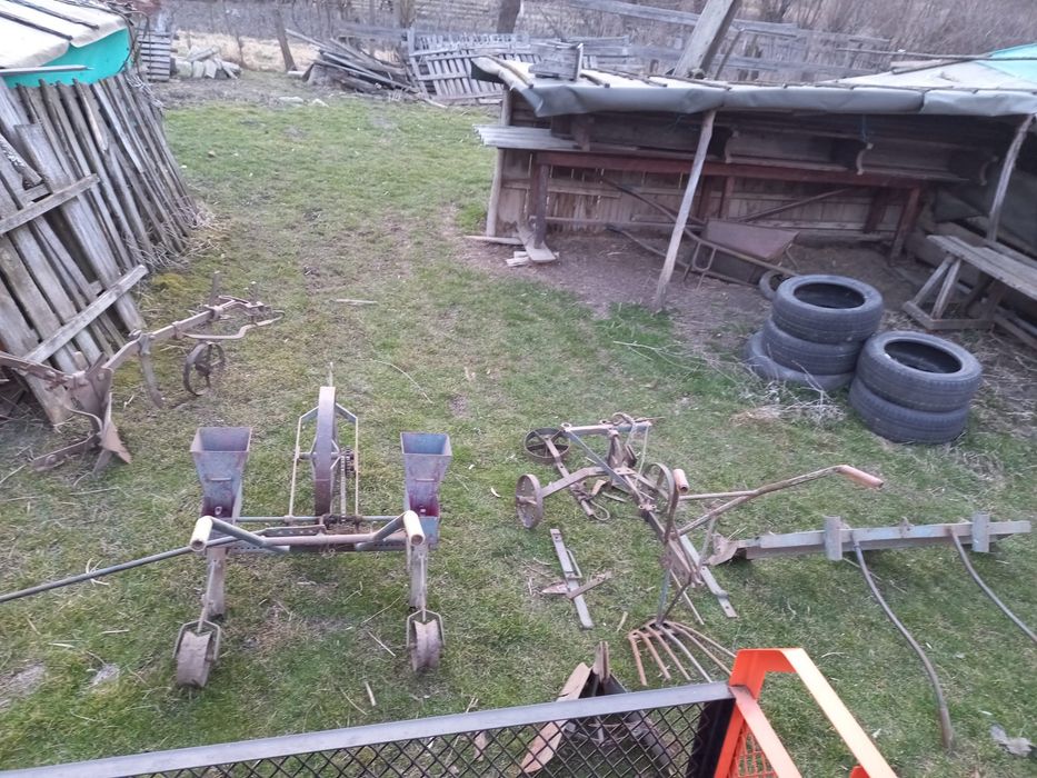 Vând utilaje agricole pentru cal