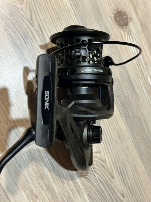 Шаранджиска макари  Sonik Vader x   carbon pro 10000