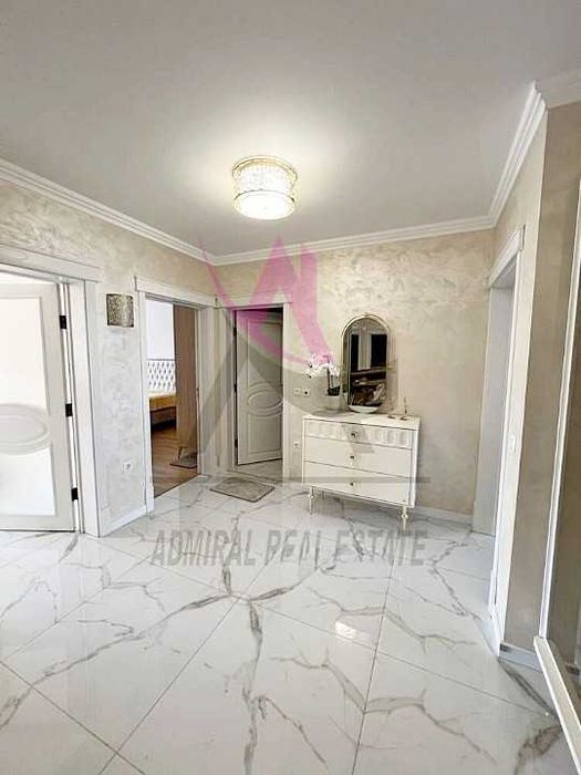 Дава се под наем Тристаен апартамент в Варна, Център - 150 кв.м за 1300 € - Снимка #4