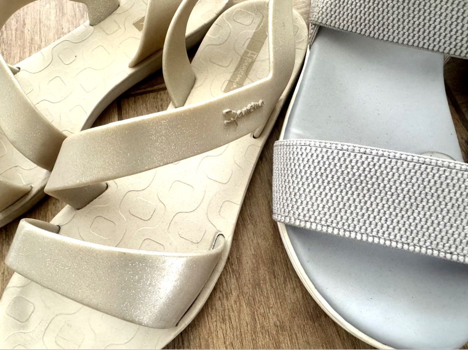 Сандали удибни в светли цветове