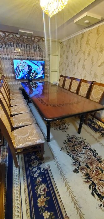 Продаётся стол и стулья для гостевая