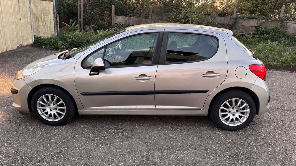 Peugeot 207 1.4 hdi / 2008 / proprietar