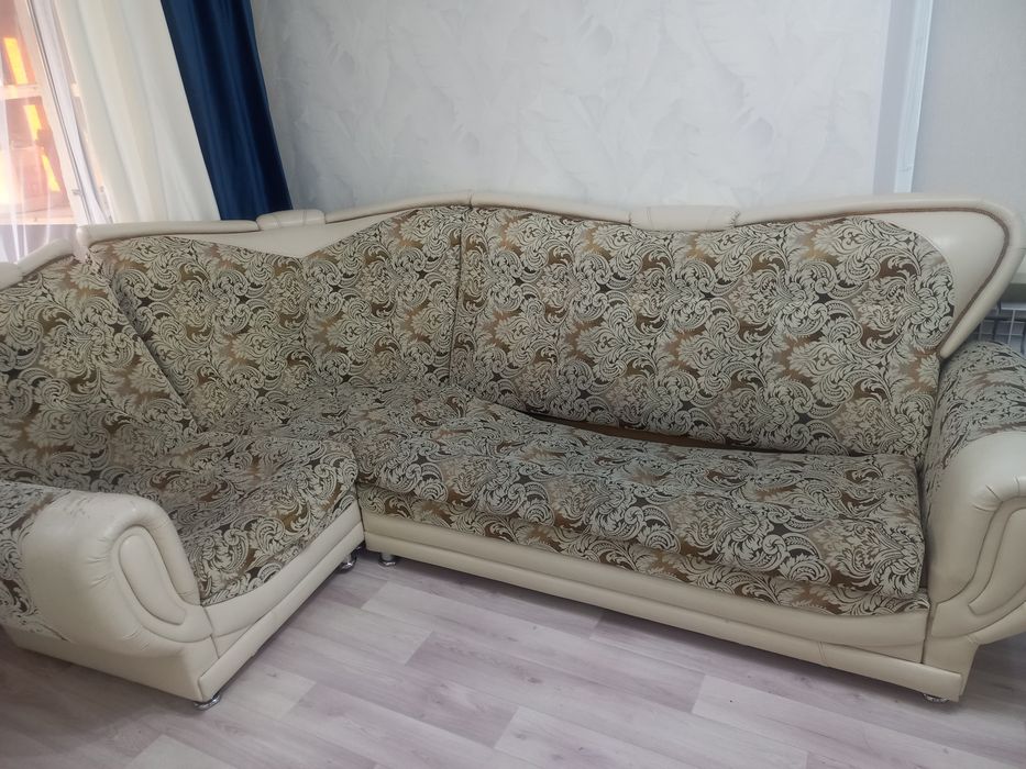 Отдам даром диван