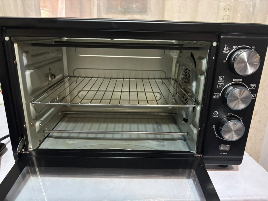 Продам духовку MT-EO4293C