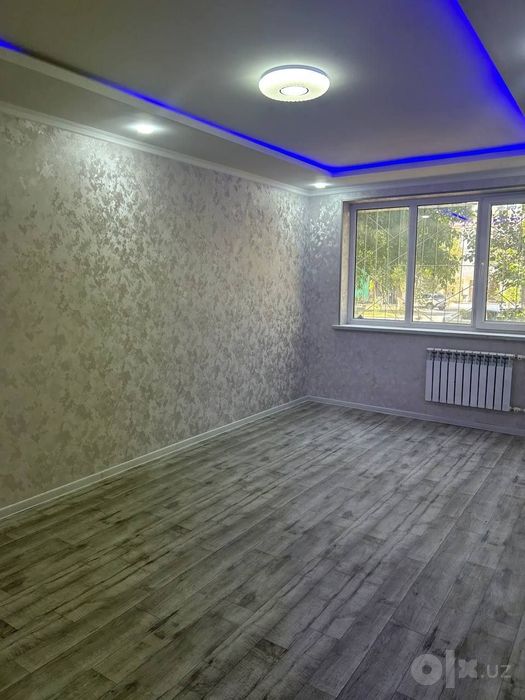 Продаётся 3х комнатная квартира в городе Чирчик 4 микрорайон