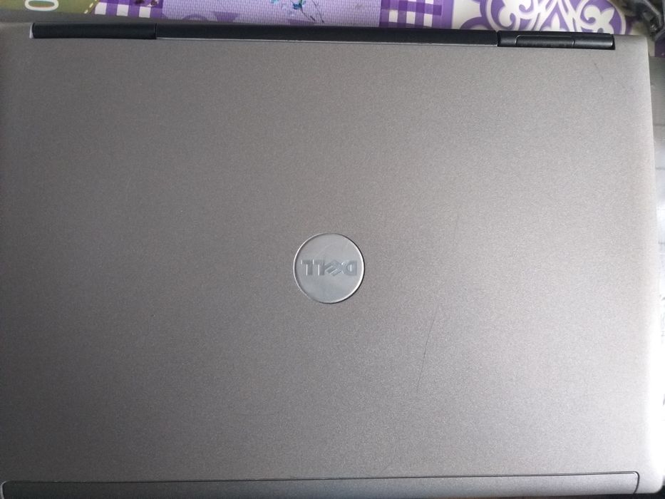 Laptop Dell D620, T7200 - 2 Ghz,4 Gb DDR2, serial port, hdd 80  gh