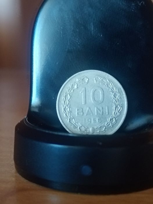 Moneda 100 le în stare buna și 10 bani