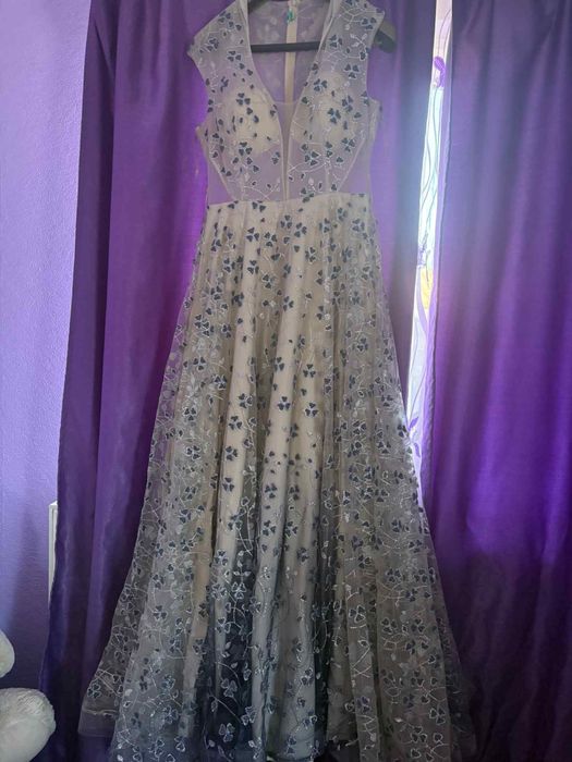 Vand Rochii Elegante!!