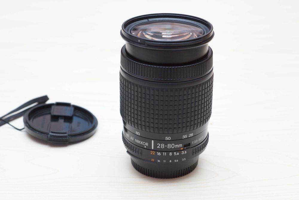 Продавам обектив AF Nikkor 28-80/3,5-5,6D фулфрейм