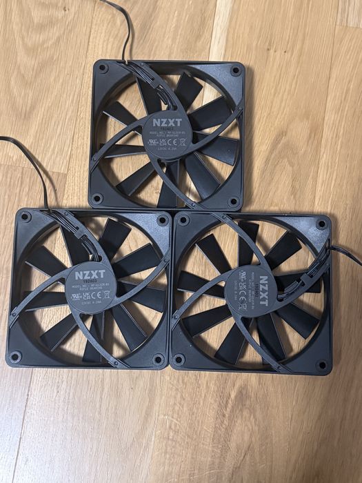 Set 3 ventilatoare nzxt f120q
