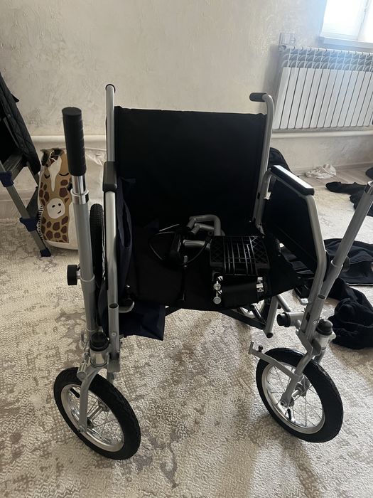 Инвалидный кресло сатылады.