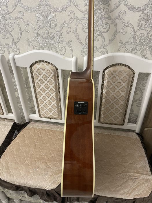 Гитара почти новый