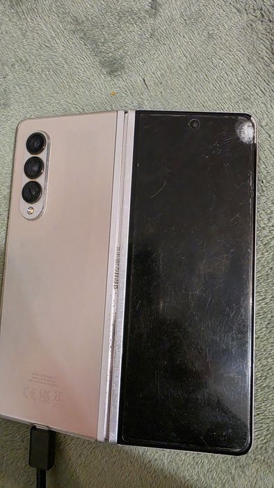 Samsung Z fold 3