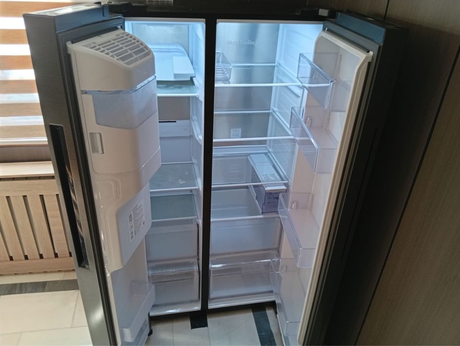 Холодильник Samsung