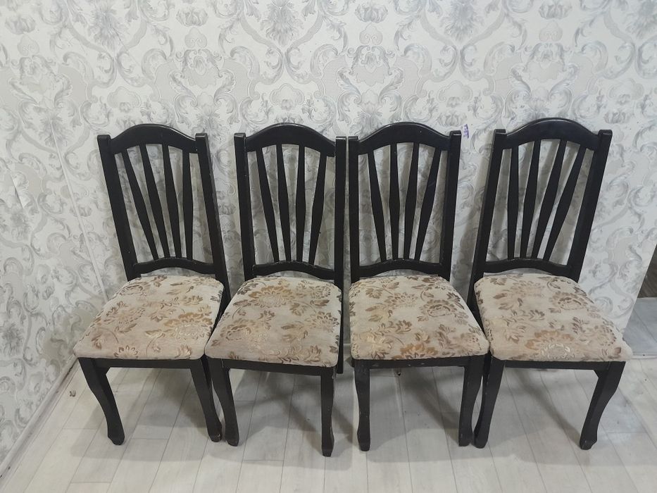 Продам стулья в хорошем состояний