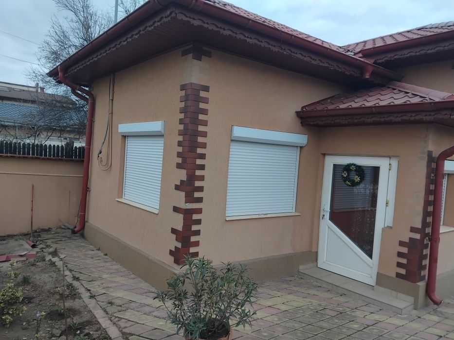 Rulouri exterioare din aluminiu diverse culori manuale ,electrice cu întrerupător,cu telecomanda