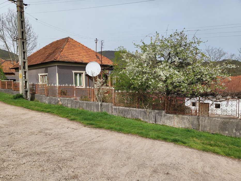 Casa  la 18 km de Deva