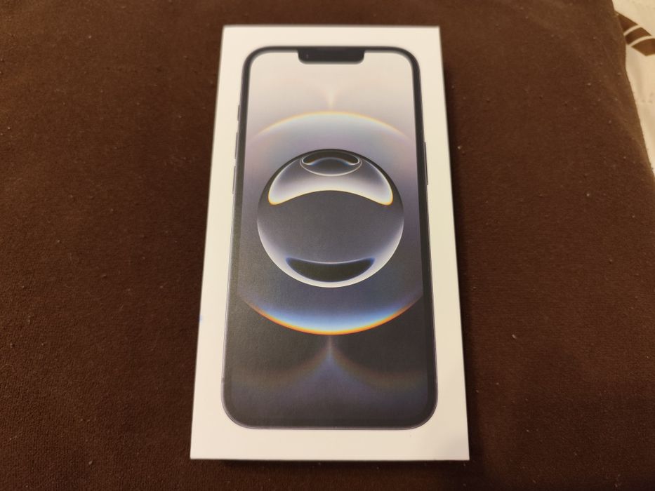 Мобилен телефон iPhone 16e