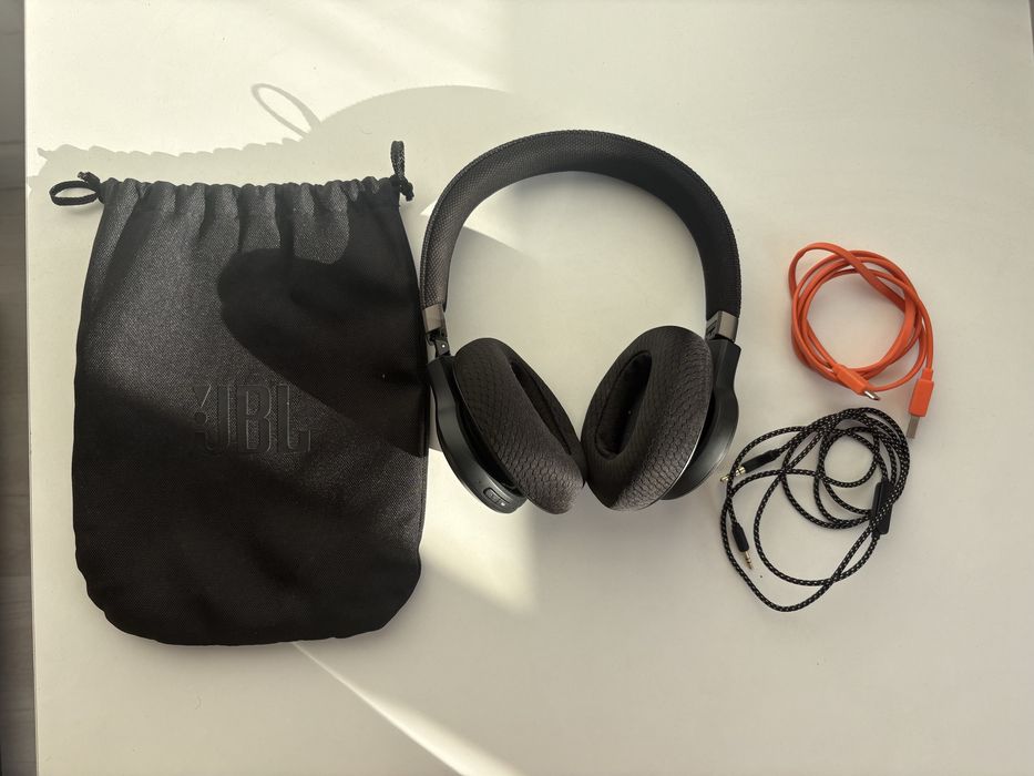 Продам срочно наушники jbl 650 live btnc