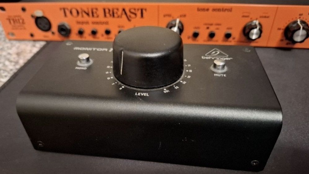 Universal audio Bock 187 Lewitt 1040 microfon studio inregistrari