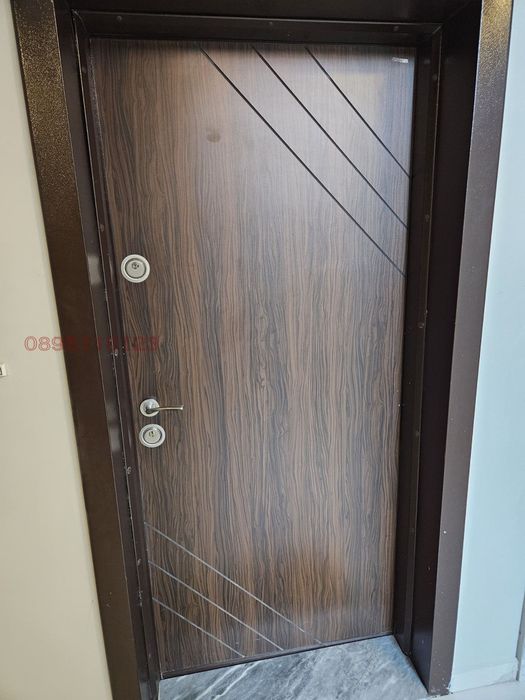 Дава се под наем Тристаен апартамент в София, Център - 87 кв.м за 750 € - Снимка #1