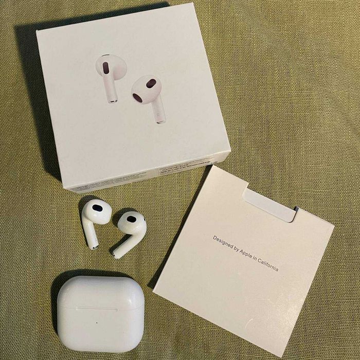 Слушалки AirPods 3 като нови