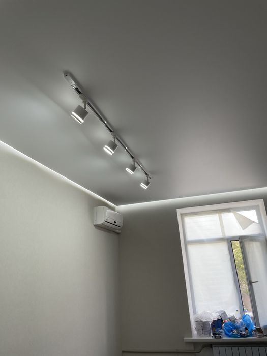 Натяжные потолки  .