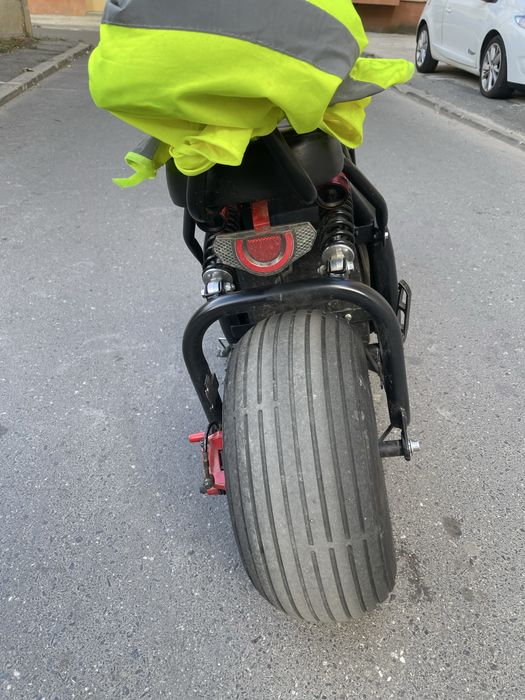 Moped electric scuter