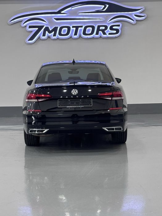 Volkswagen Passat 2.0  R-Line