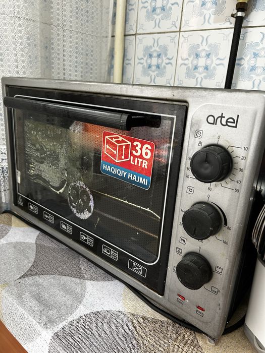 Духовка Artel в хорошем состоянии