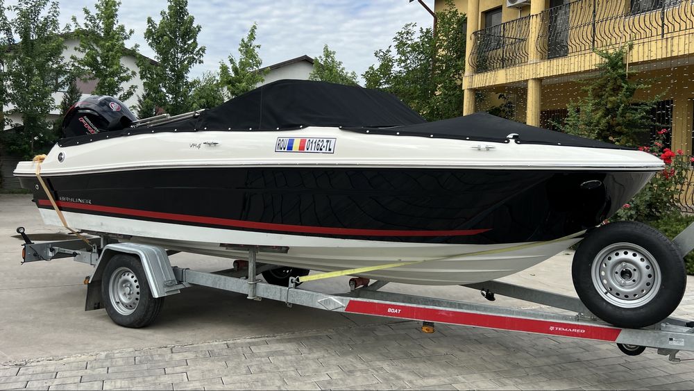 Ambarcatiune Bayliner VR4