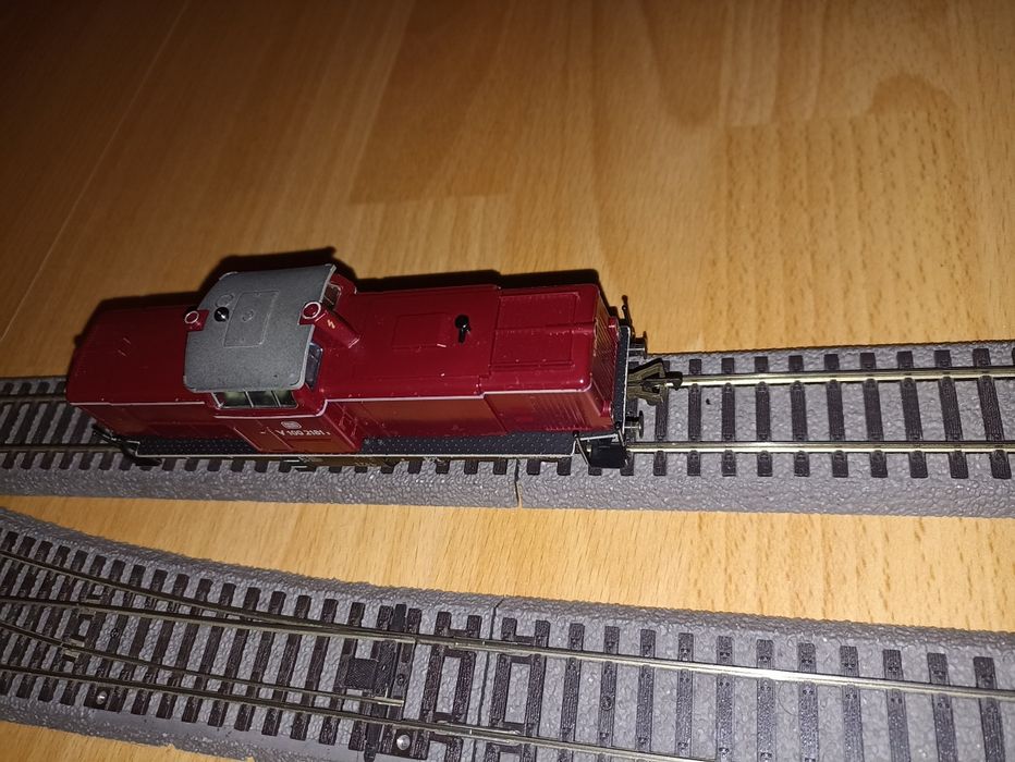 Vând locomotiva Fleischmann V100