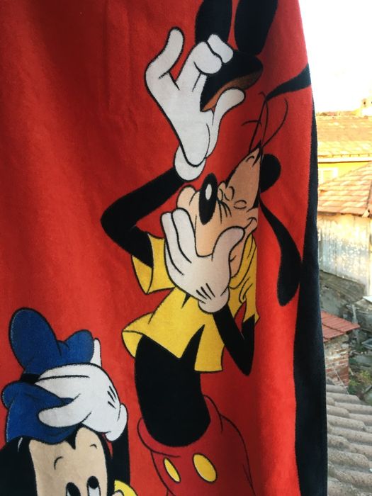 Оригинална ретро кърпа на Дисни. Голяма с Мики и Гуфи