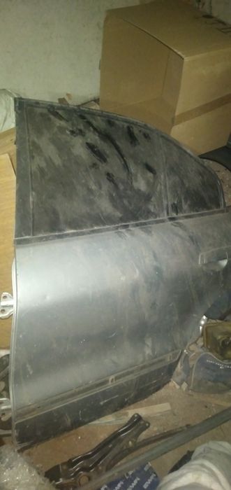 Двери левая сторона на Галант АЕ