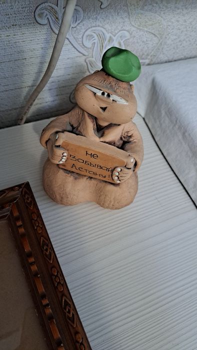 Продам рамки и сувениры