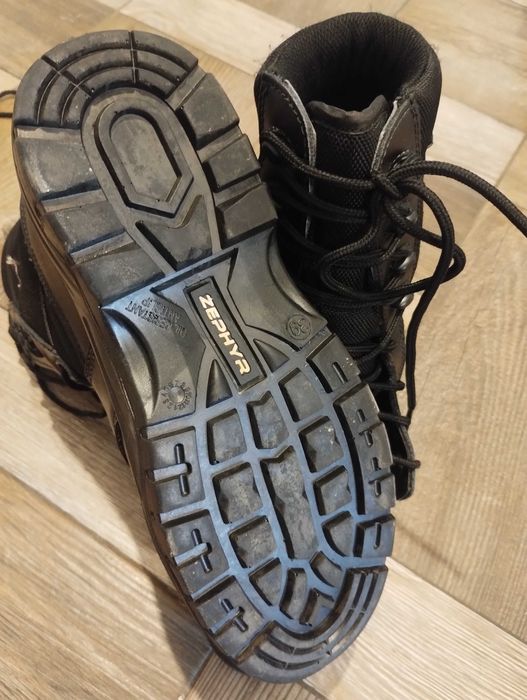 Ghete înalte impermeabile