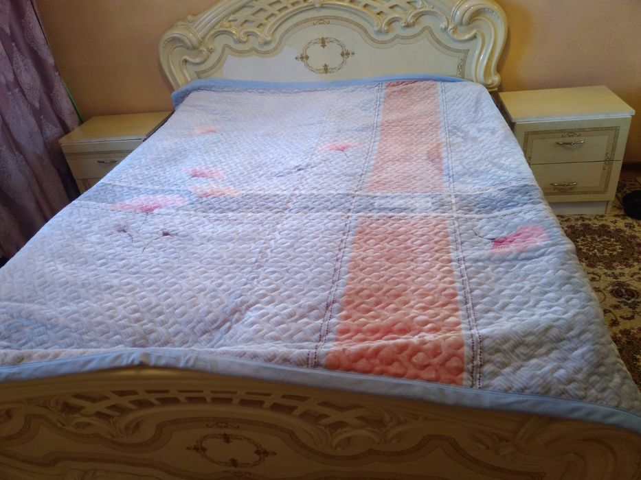 Продам спальный гарнитур