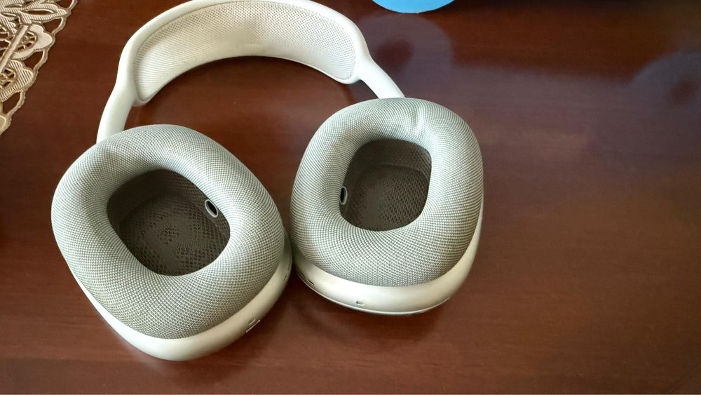 Продается Airpods Max цветом хаки, оргинальные