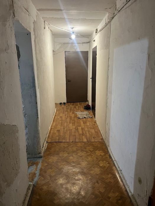 Продается комната в общяге Универмаг Гаухар