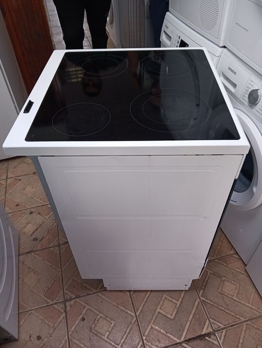 Свободно стояща печка с керамичен плот VOSS  2 години Гаранция!