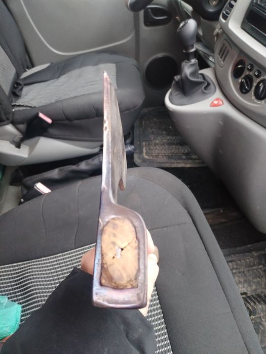 De vânzare barda veche