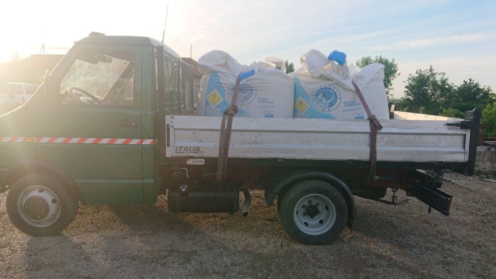 Превози транспорт  със самосвал   услуги с бобкат багер