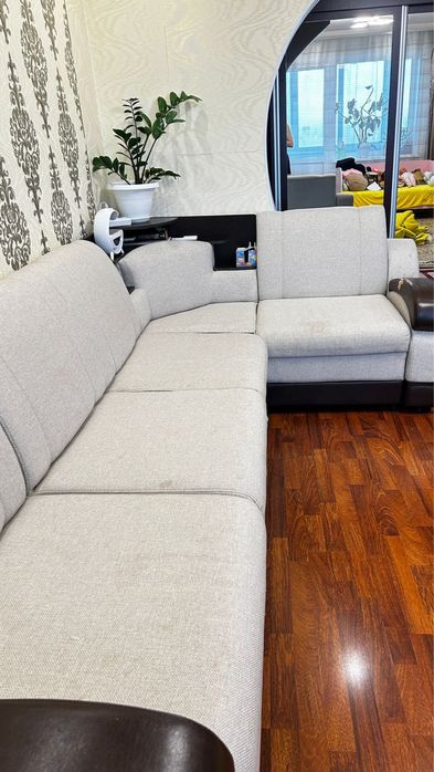 Продам диван……………