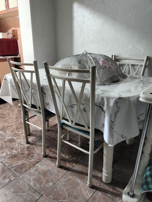 Стол стуля кухонный