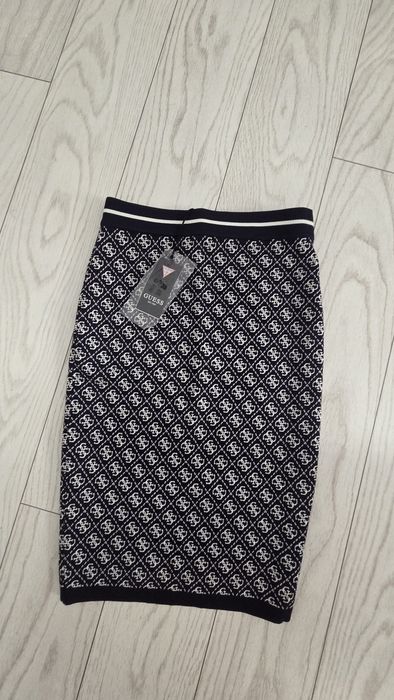 Fusta noua Guess S