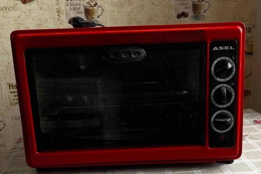 Электрическая печка в хорошем состоянии