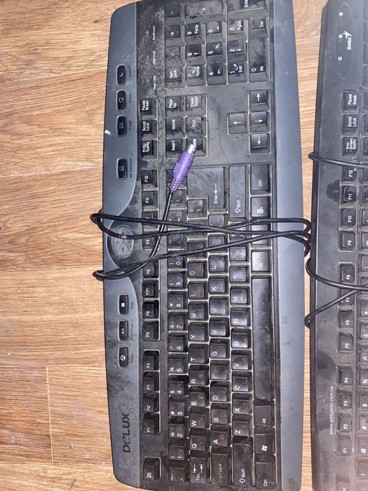 Продам бу 4 клавиатуры с разьемом PS/2