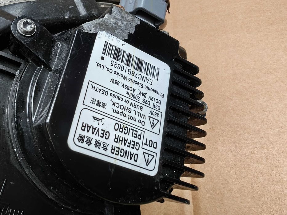 Фар за Nissan Juke Xenon / Нисан Джук Ксенон